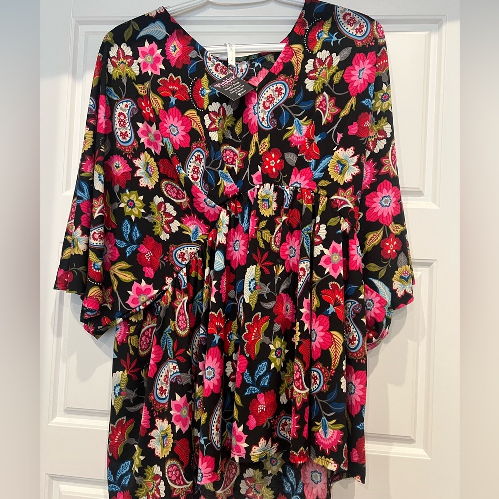 Floral shirt from Dear Charlotte. NEW!